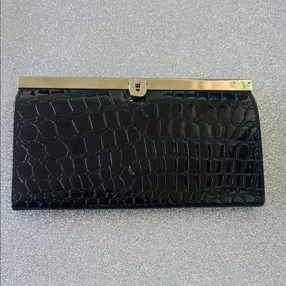 Elegant Vintage Glossy Black Faux Crocodile-Embossed Clutch Wallet
